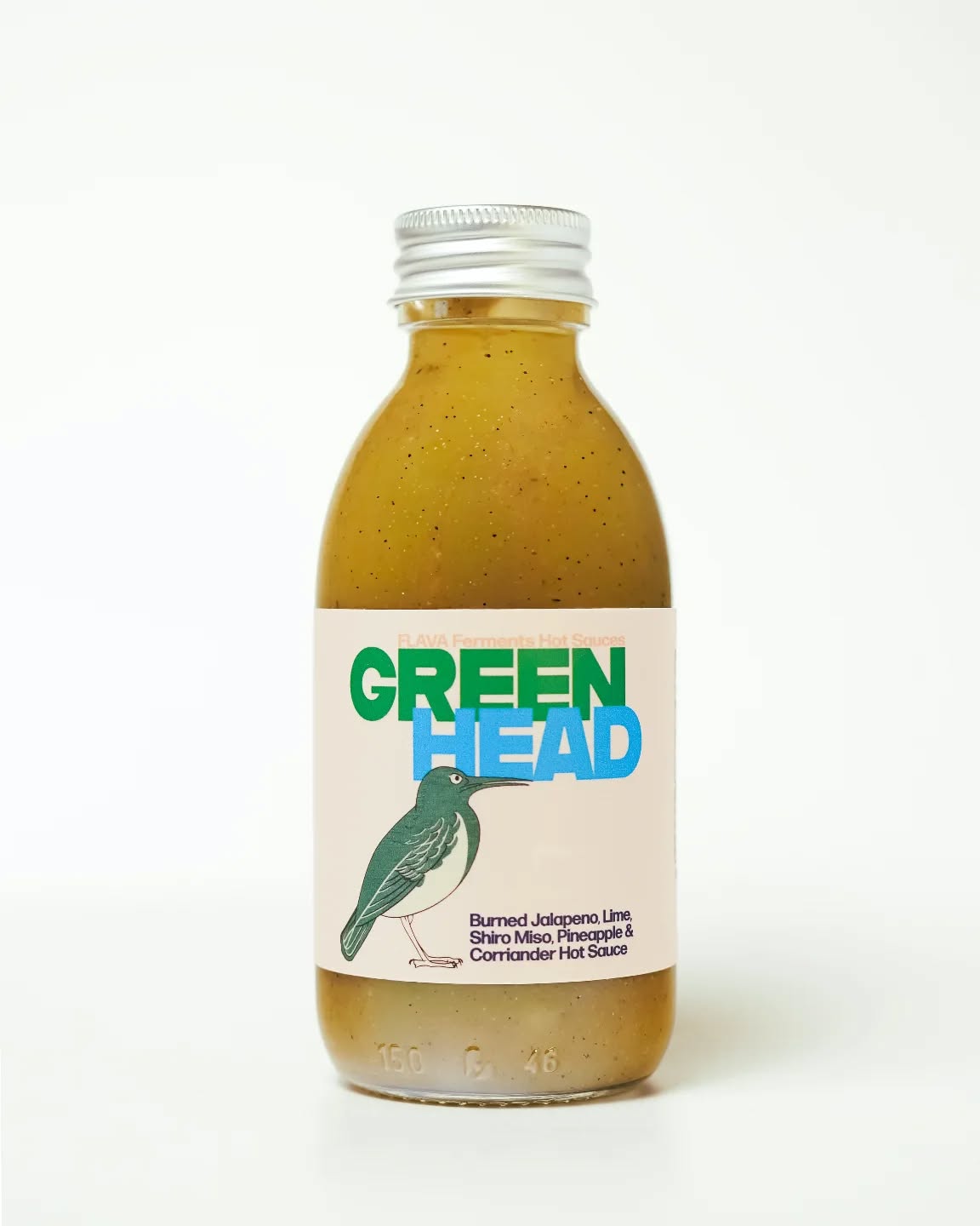 PREMIERA - Ostry Sos GREEN HEAD 🫑🐸
Green Head to sos, który smakuje tak zielono, jak wygląda. Ultra jakość, świeżość, orzeźwienie i polskie papryki jalapeño.
Delikatnie ostry od palonych jalapeño, z mocnym, orzeźwiającym akcentem limonki, która dodaje mu świeżości i przyjemnej kwasowości. 
Ziemisty aromat, lekka dymność wędzonej cebuli i owocowa soczystość ananasa spotykają się tu z głębią naszego Shiro Miso, tworząc kompozycję, która jest jednocześnie intensywna i harmonijna. 
To sos mocno inspirowany zielonymi ostrymi sosami Bliskiego Wschodu – idealny partner do hummusu, baba ganoush, grillowanych i smażonych warzyw, sałatek, białych serów, pomidorów z burratą i wszędzie indziej, gdzie tylko Ci zagra.
Poziom ostrości: 5/10
LINK do sklepu w bio i poniżej!
🛒www.flavaferments.pl
#hotsauce #jalapeno #flavaferments #fermented #ostre #sosy #wiemcojem #slowfood #polskamarka #producent